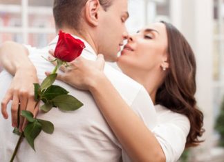Top 10 Indirect Ways to Show You Are in Love with Him